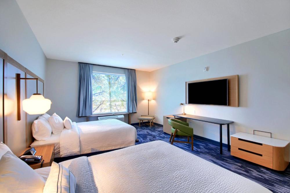 Double Queen Room interior